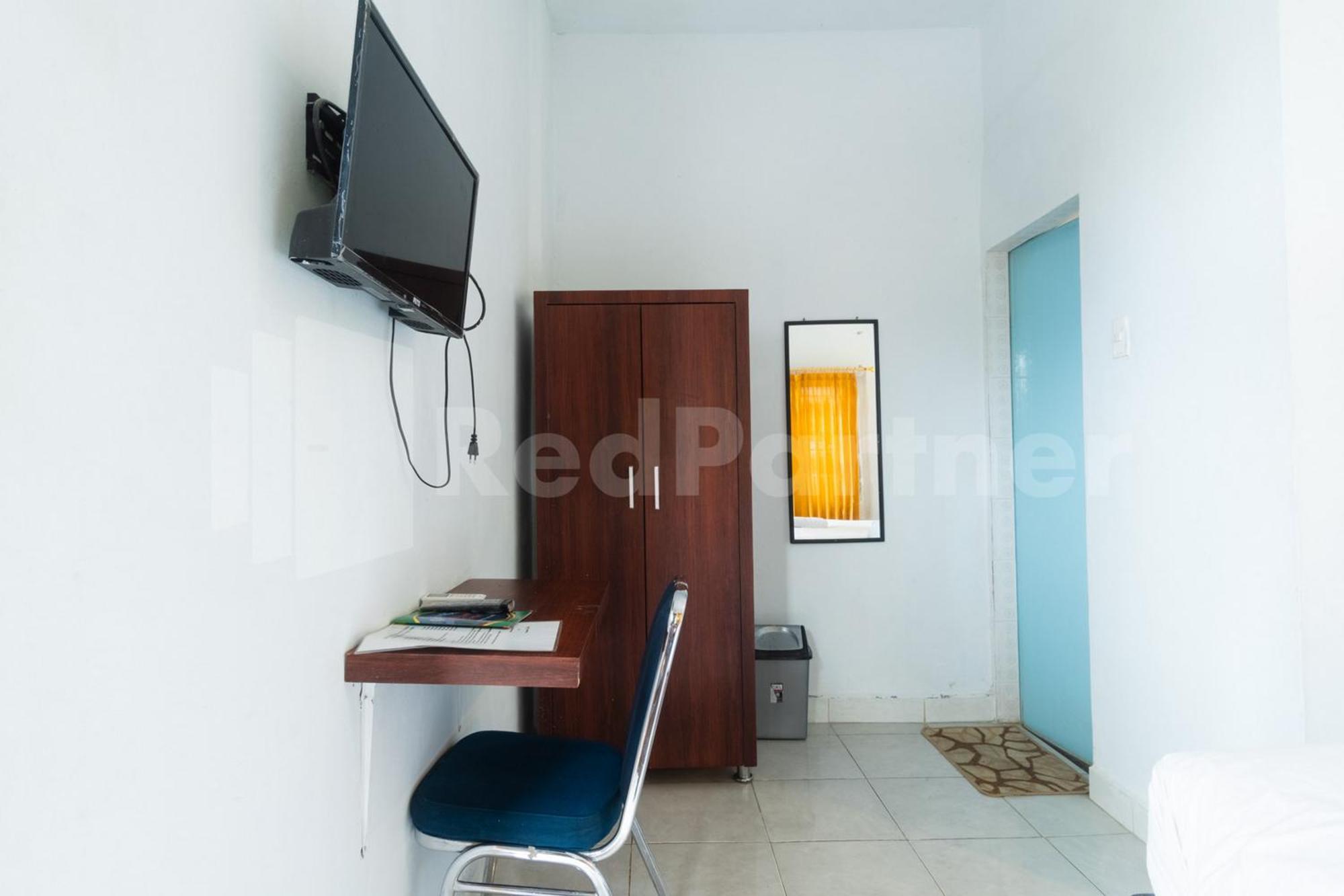 OYO 3937 Teratai Guest House Medan Bagian luar foto