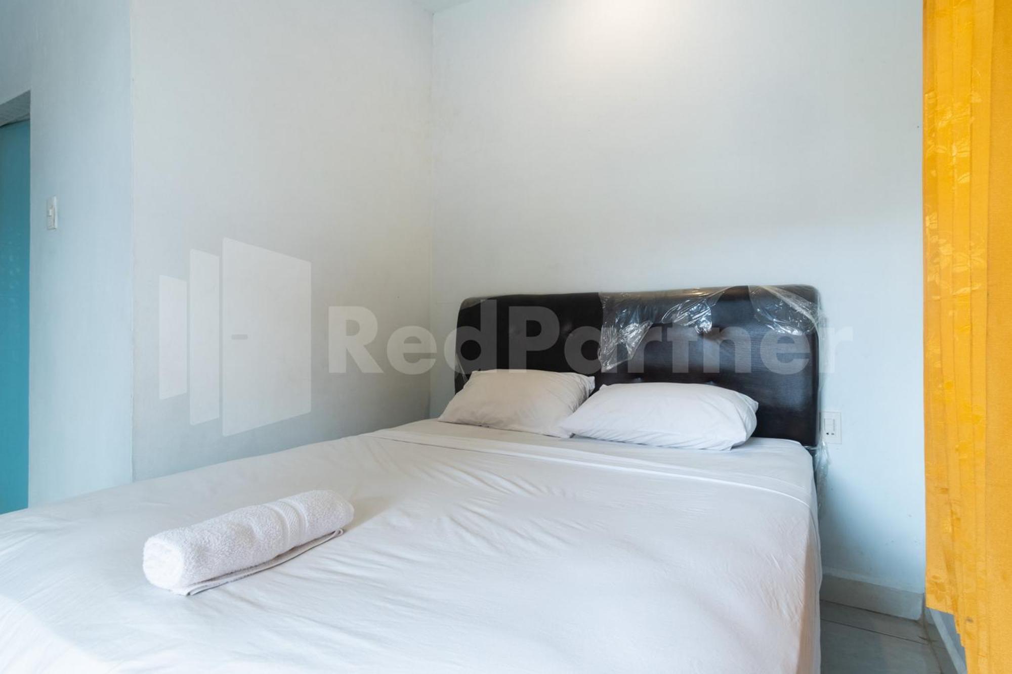 OYO 3937 Teratai Guest House Medan Bagian luar foto