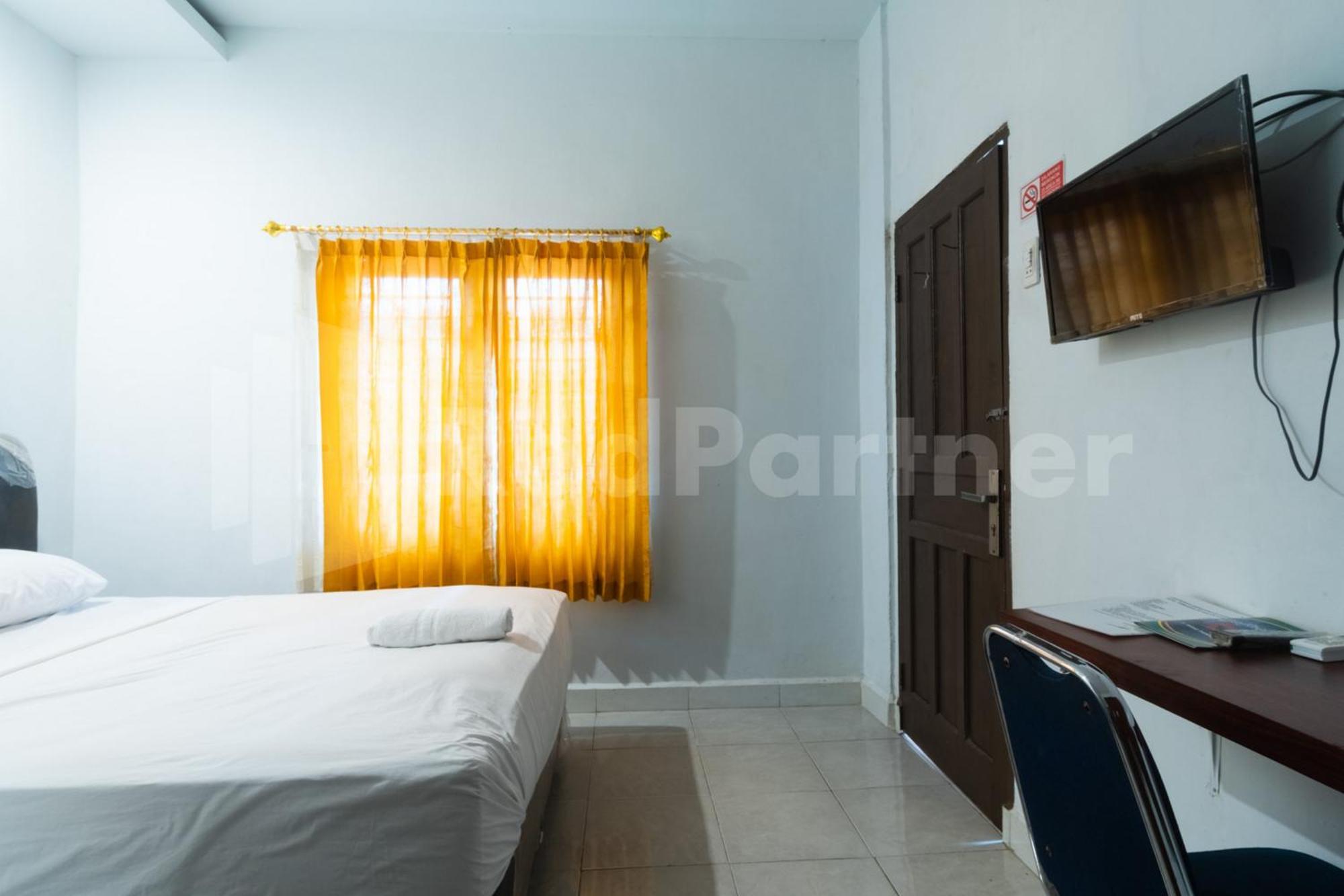 OYO 3937 Teratai Guest House Medan Bagian luar foto