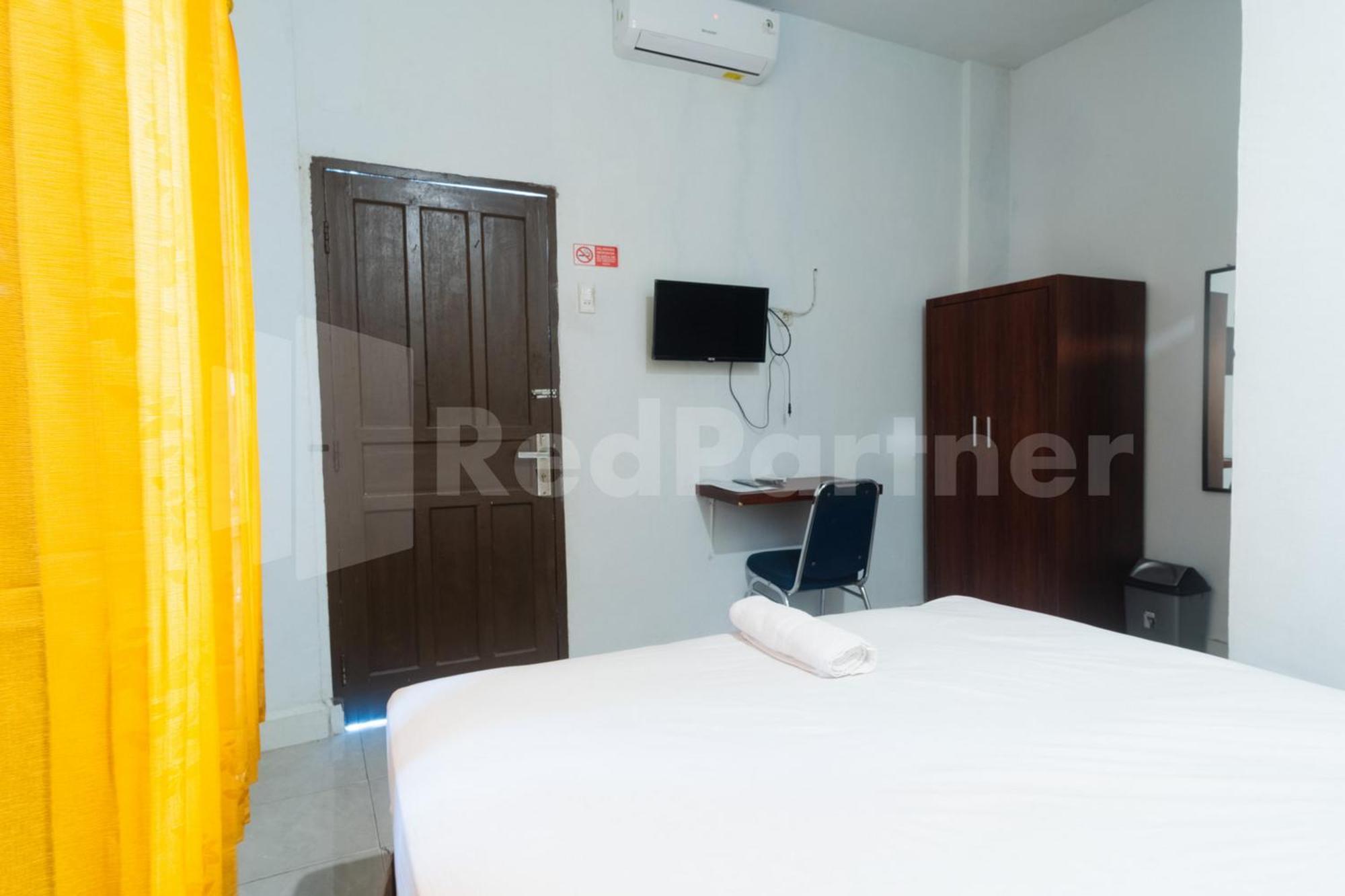 OYO 3937 Teratai Guest House Medan Bagian luar foto