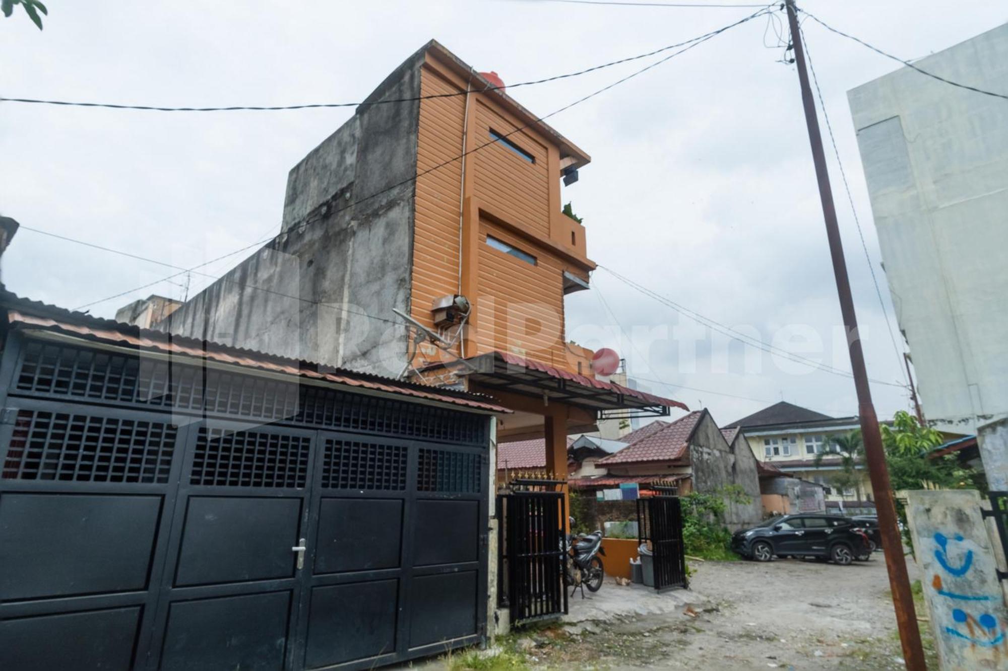 OYO 3937 Teratai Guest House Medan Bagian luar foto